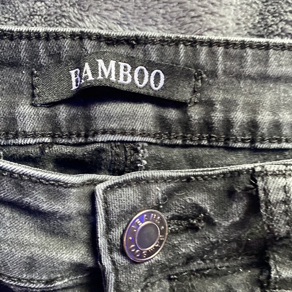 Black ripped skinny jeans size 7 - Picture 2 of 3